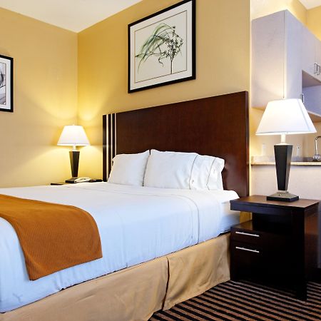 Holiday Inn Express Crockett By Ihg Room photo