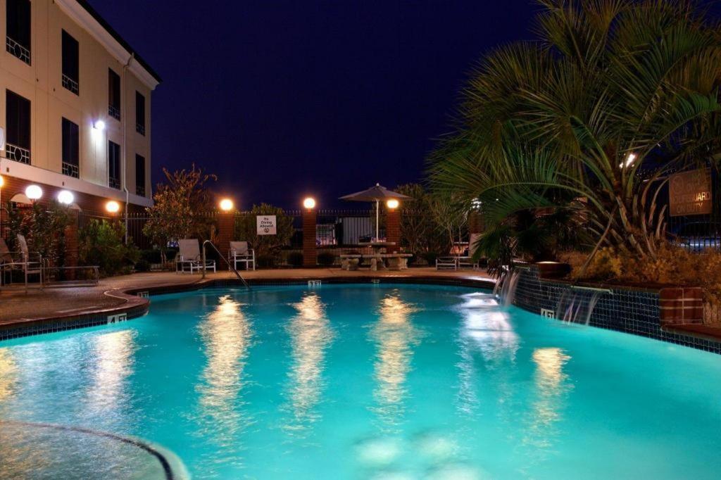 Holiday Inn Express Crockett By Ihg Exterior photo