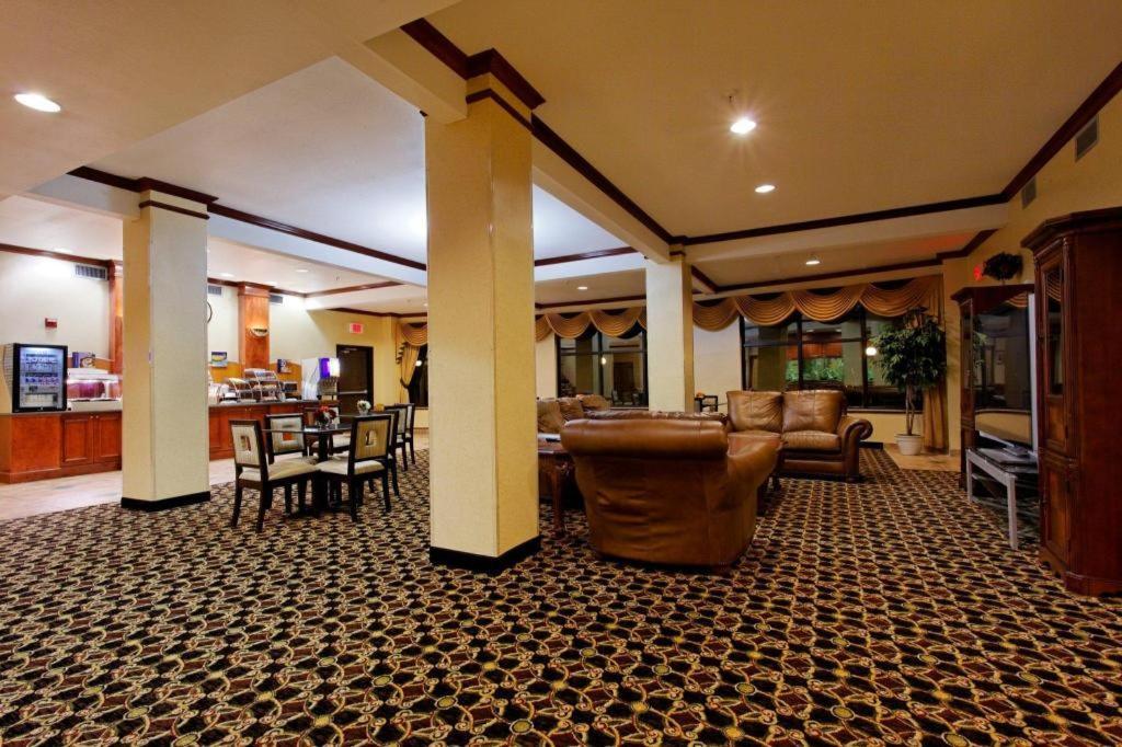 Holiday Inn Express Crockett By Ihg Exterior photo