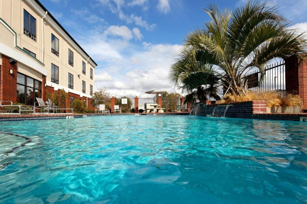 Holiday Inn Express Crockett By Ihg Exterior photo